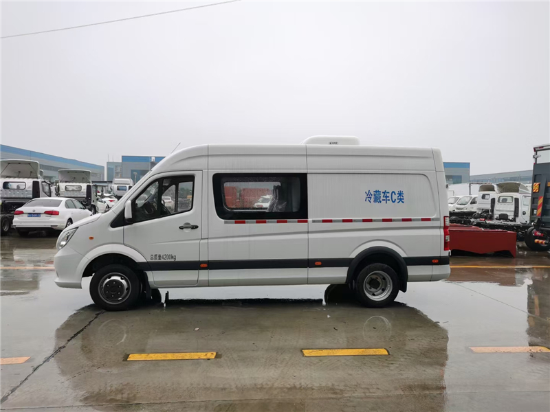 福田图雅诺药品冷链运输车