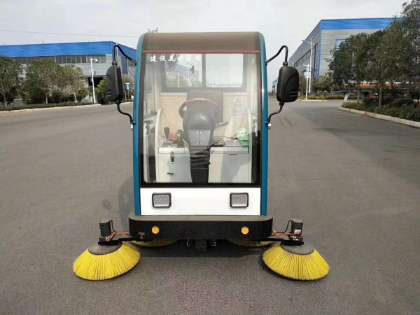 电动车扫路车