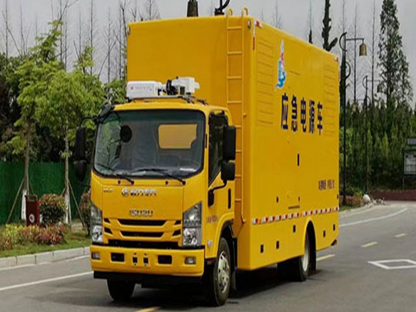 五十铃3.8m轴距电源车
